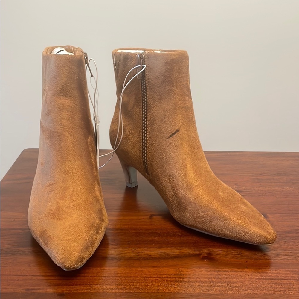 Universal Thread Elegant Tan Faux Suede Pointy Ankle Boots New - Picture 3 of 12